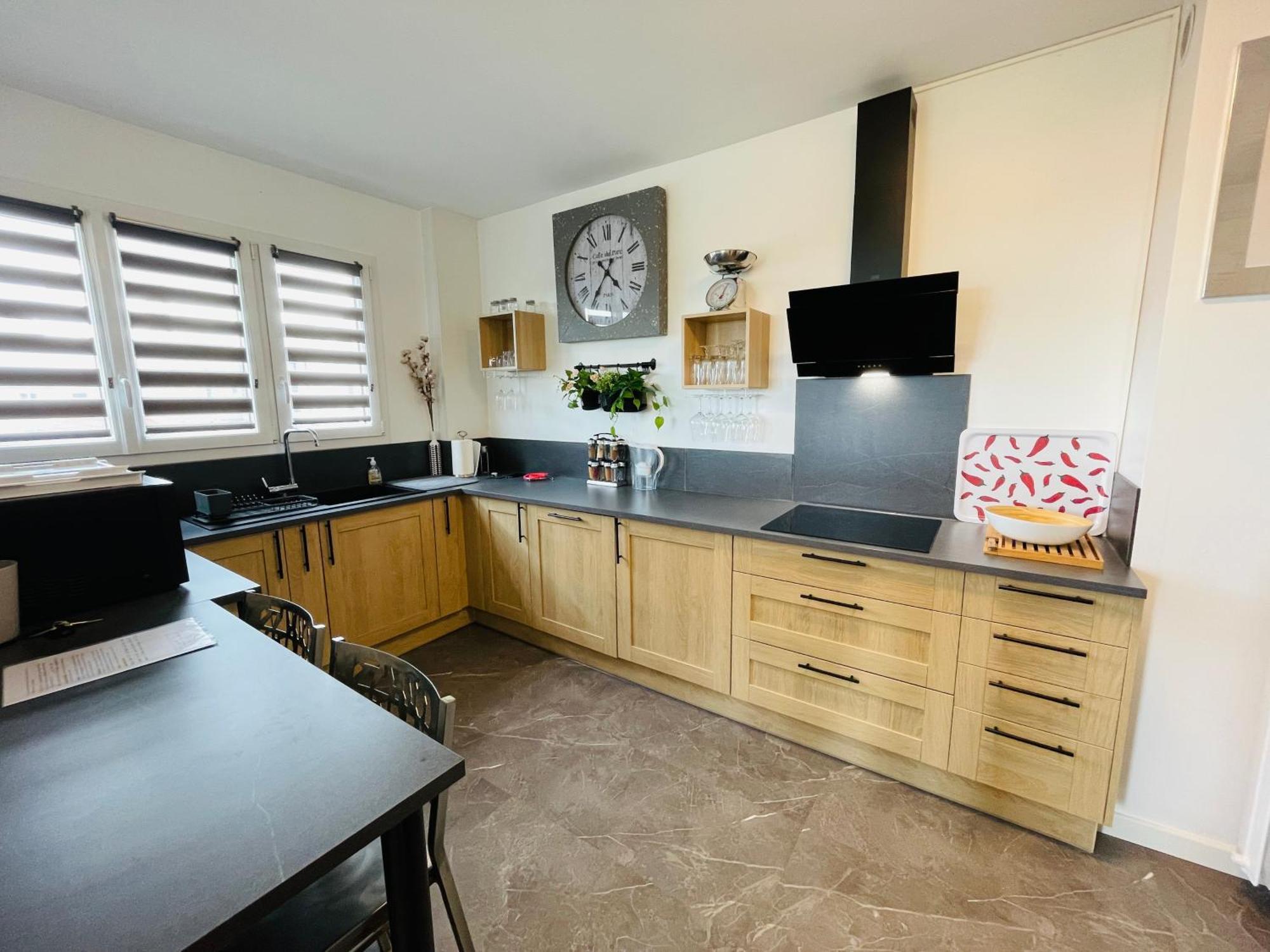 Apartment Yucca, Avec Garage Prive Et Balcon Caen